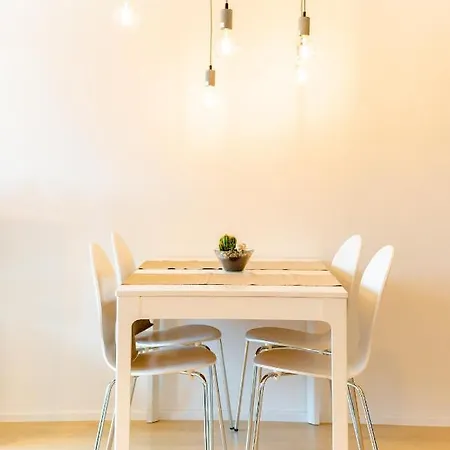 Monochrome Urban Hoodie Апартаменты Любляна